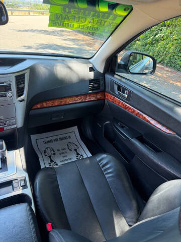 2011 Subaru Outback 2.5i Limited