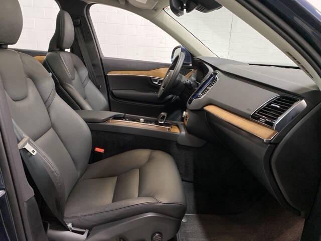 2025 Volvo XC90 B6 Plus Bright Theme 7P