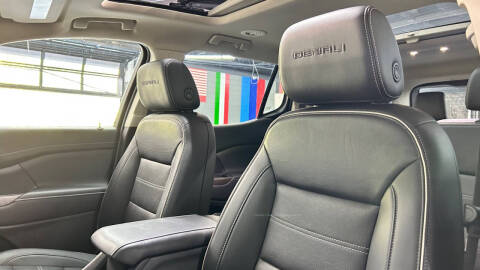 2022 GMC Acadia Denali