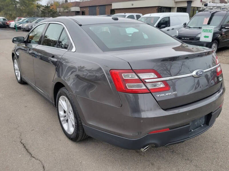 2017 Ford Taurus SEL