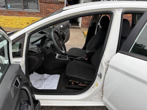 2015 Ford Fiesta SE