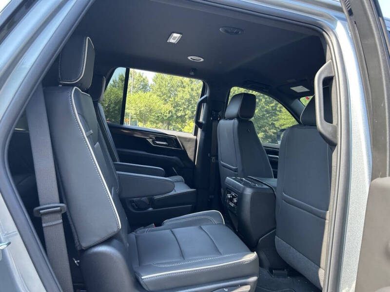 2025 GMC Yukon Elevation