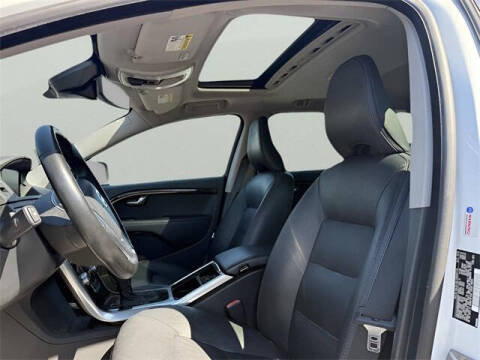 2016 Volvo XC70 T5 Drive-E Classic Premier