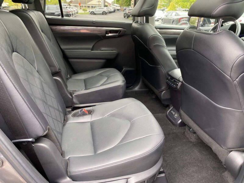 2024 Toyota Highlander Platinum