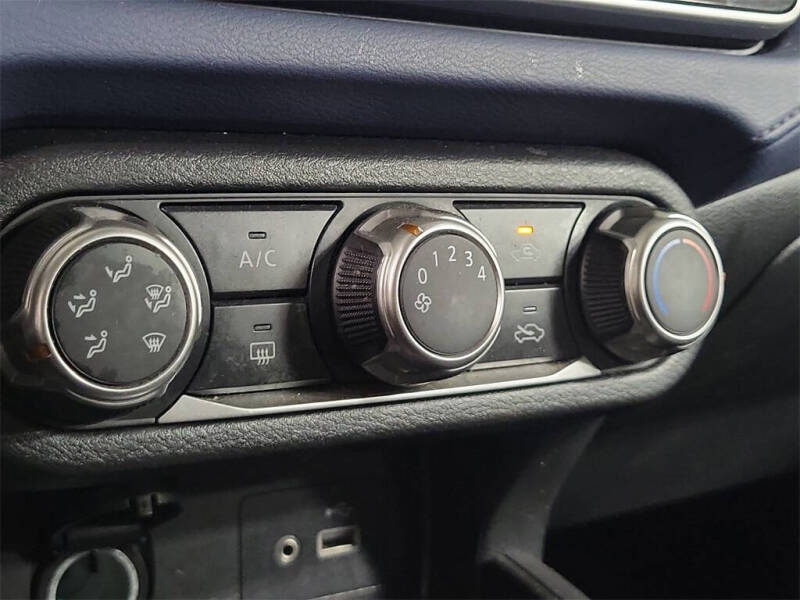 2023 Nissan Versa SV