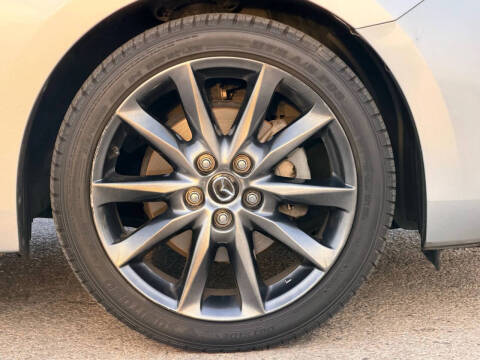 2018 Mazda MAZDA3 Touring