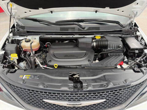 2022 Chrysler Voyager LX