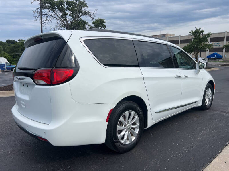 2017 Chrysler Pacifica Touring Plus