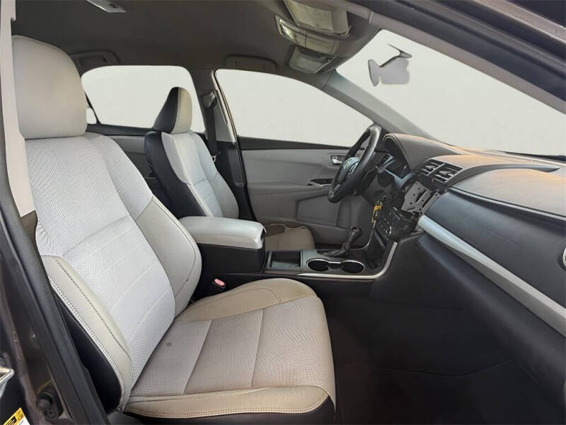 2016 Toyota Camry SE