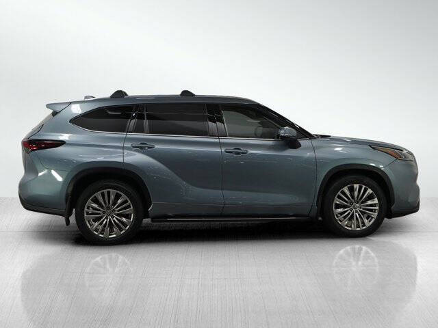 2024 Toyota Highlander Platinum