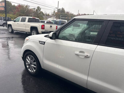 2017 Kia Soul +