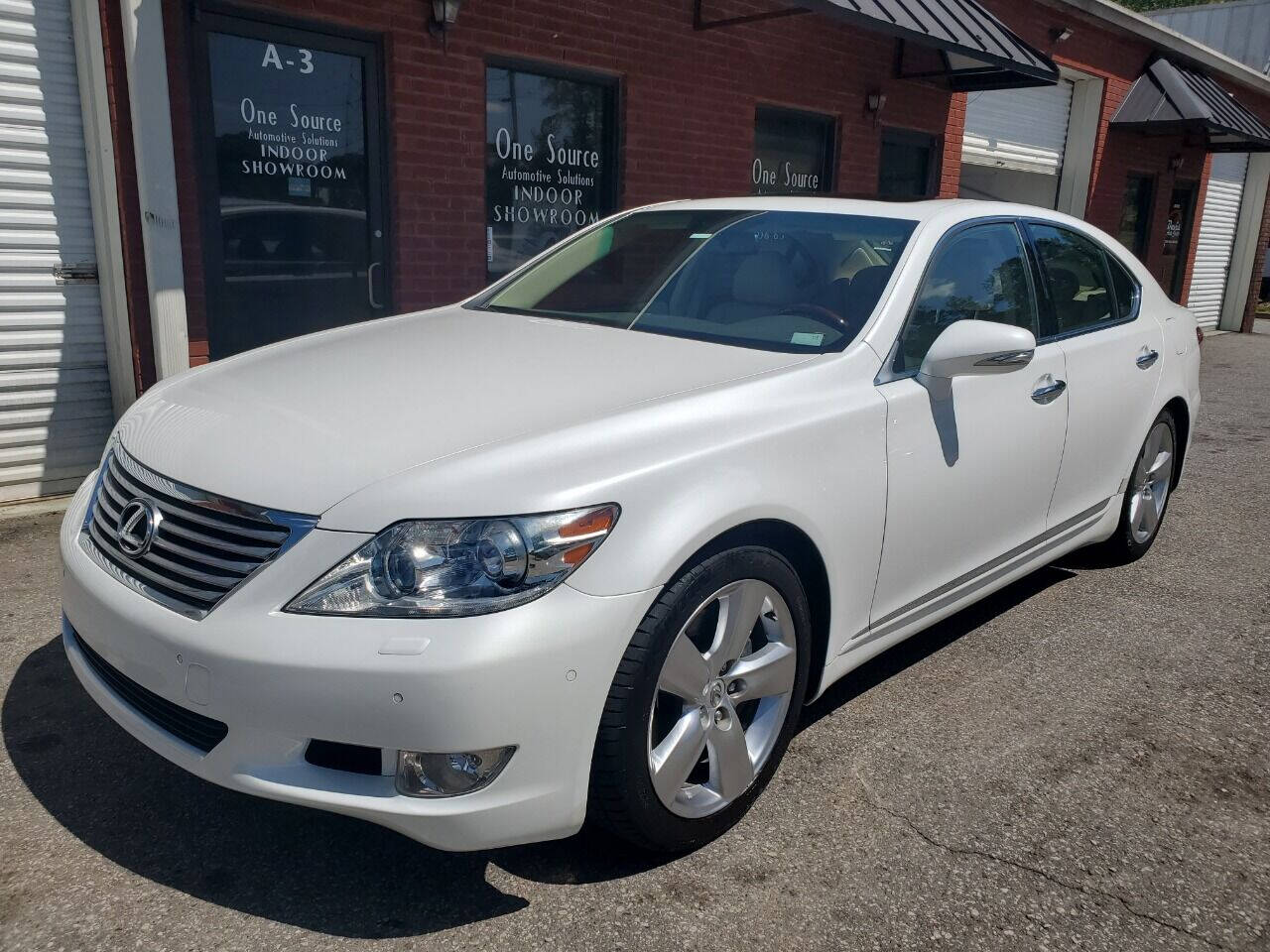 White 2011 Lexus LS 460 Base 4dr Sedan 2