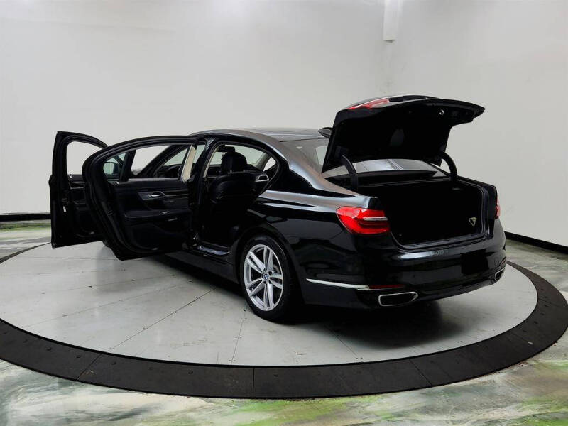 2017 BMW 7 Series 740i