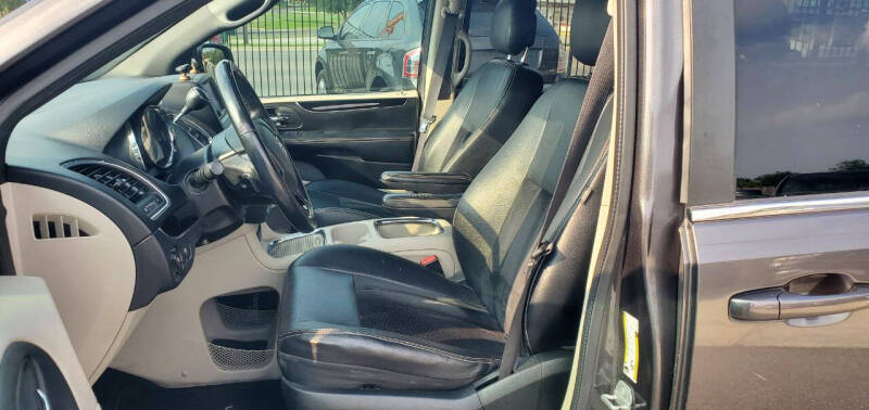 2017 Dodge Grand Caravan SXT - Photo 7