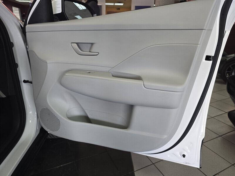 2024 Hyundai Kona SE