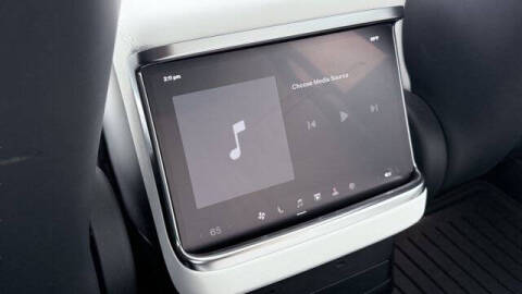 2023 Tesla Model X Standard Range