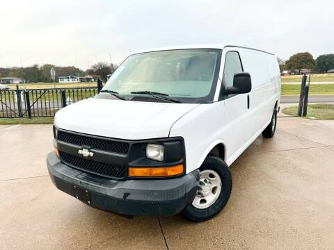 2006 Chevrolet Express for sale at Texas Luxury Auto in Cedar Hill TX