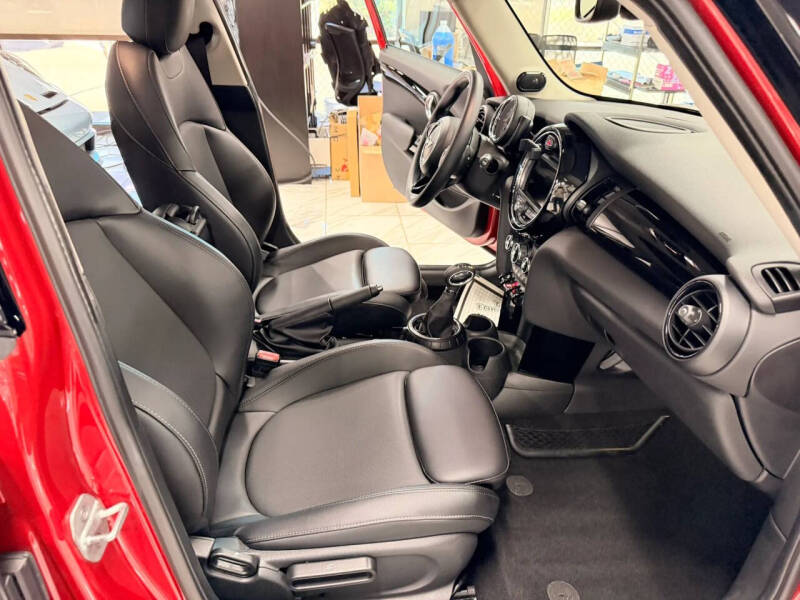 2017 MINI Hardtop 4 Door Cooper