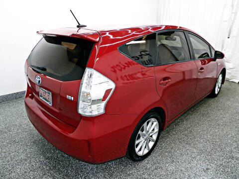 2014 Toyota Prius v Five