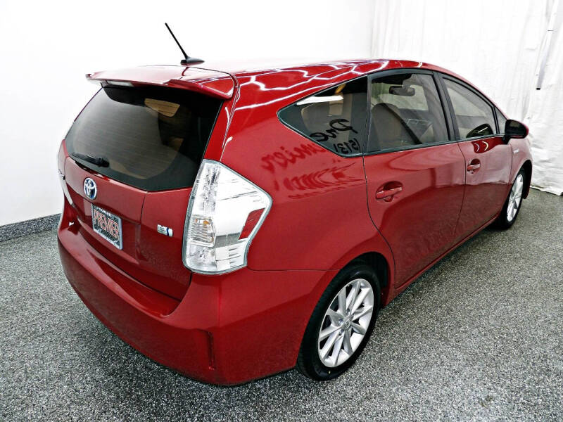 2014 Toyota Prius v Five