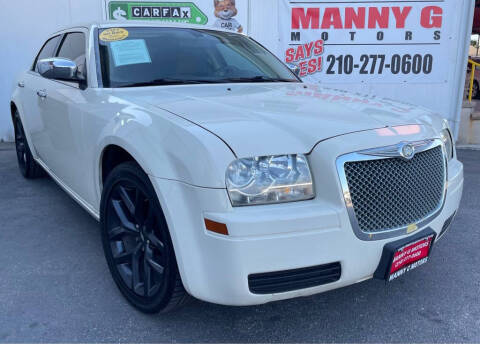 2008 Chrysler 300 for sale at Manny G Motors in San Antonio TX