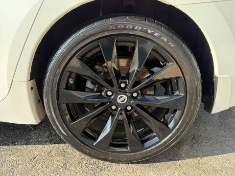 2017 Nissan Maxima 3.5 SR