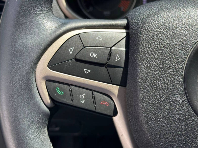 2015 Jeep Cherokee Sport