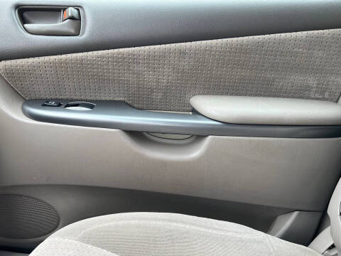 2009 Toyota Sienna LE 7-Passenger