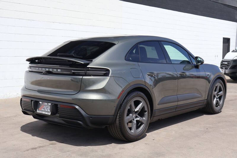 2024 Porsche Macan 4 Electric