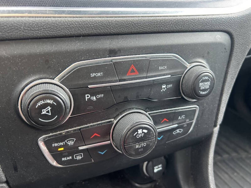 2016 Dodge Charger SXT