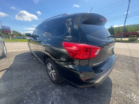 2018 Nissan Pathfinder SV