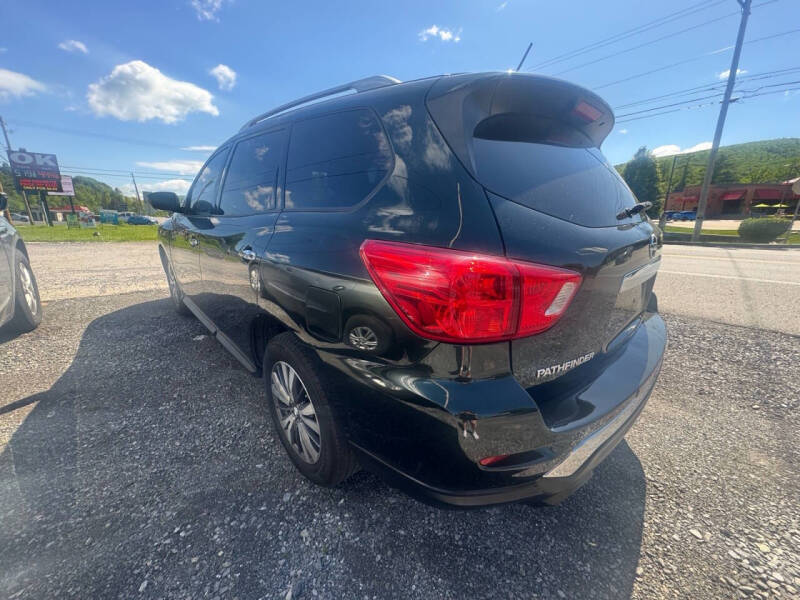 2018 Nissan Pathfinder SV