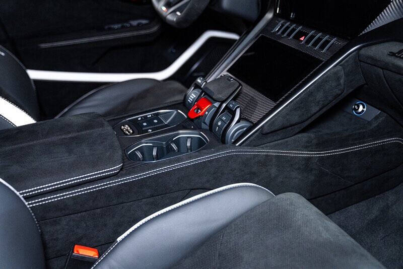 2023 Lamborghini Urus Performante