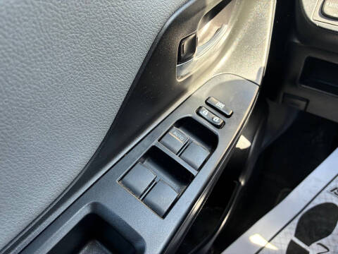 2016 Toyota Yaris 5-Door SE