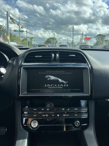 2019 Jaguar F-PACE 25t Premium