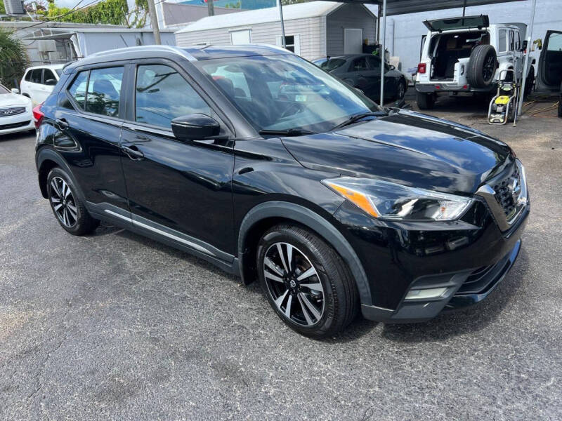 2020 Nissan Kicks SR