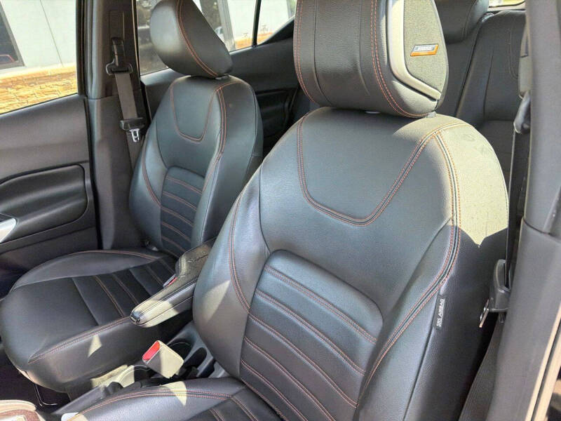 2020 Nissan Kicks SR