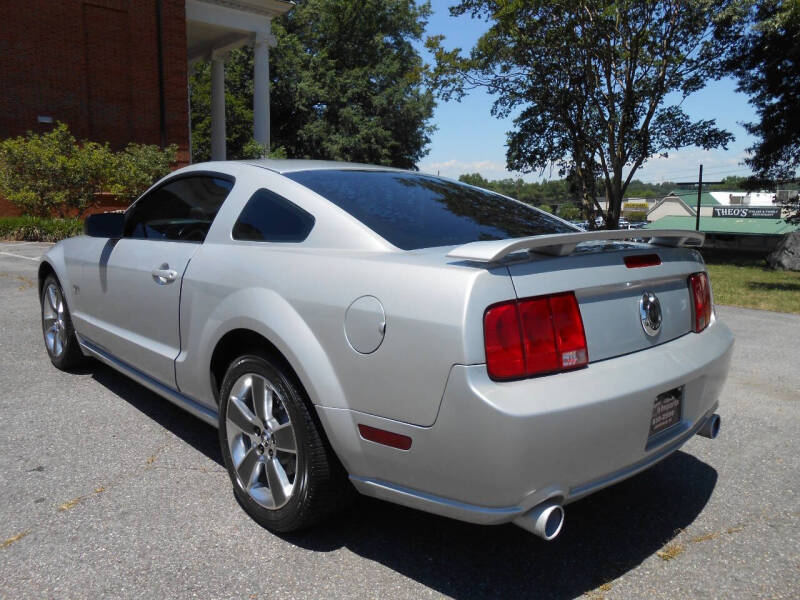 2007 Ford Mustang GT Deluxe