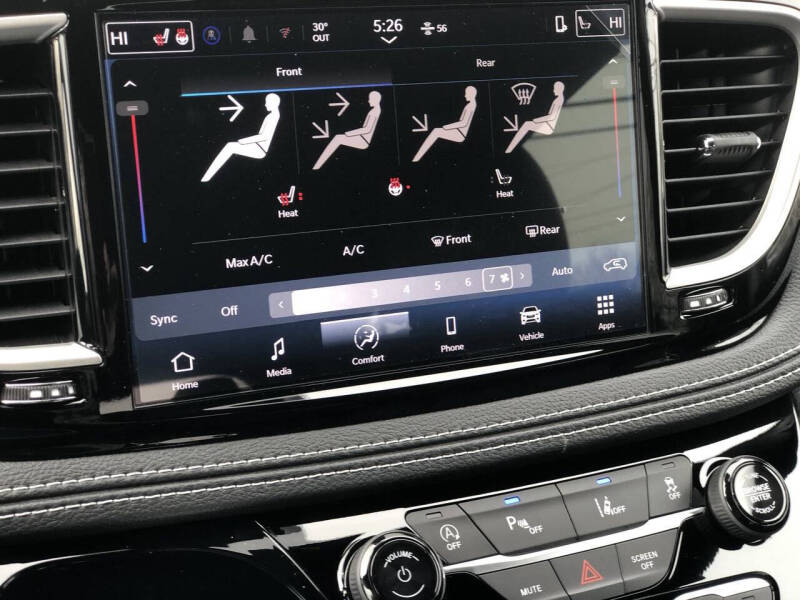 2026 Chrysler Pacifica Select