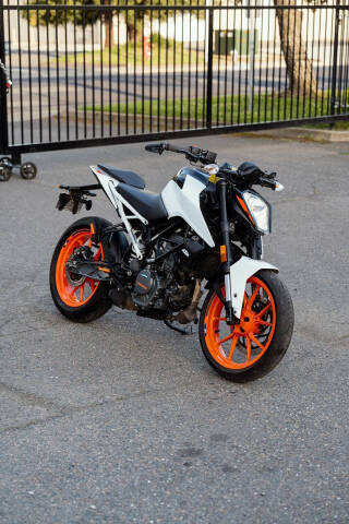 2021 KTM 200 Duke
