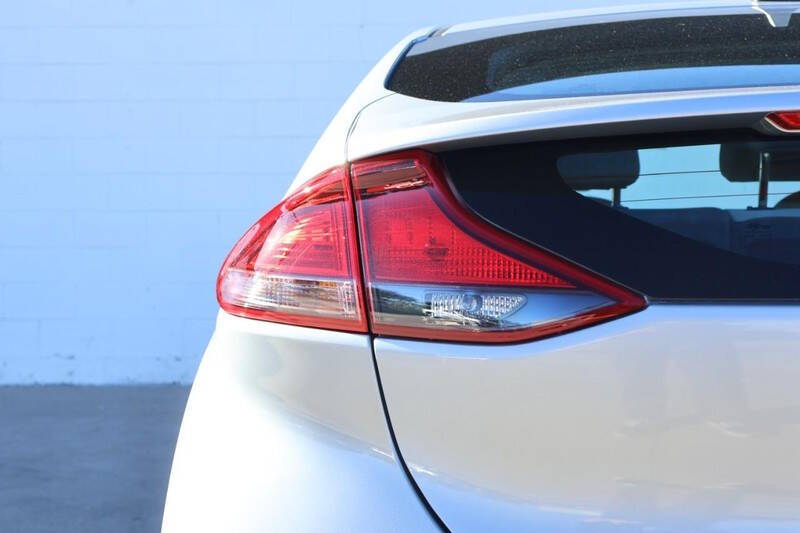 2021 Hyundai Ioniq Hybrid SE