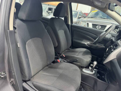 2016 Nissan Versa 1.6 SV