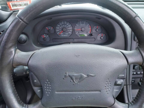 2004 Ford Mustang Deluxe