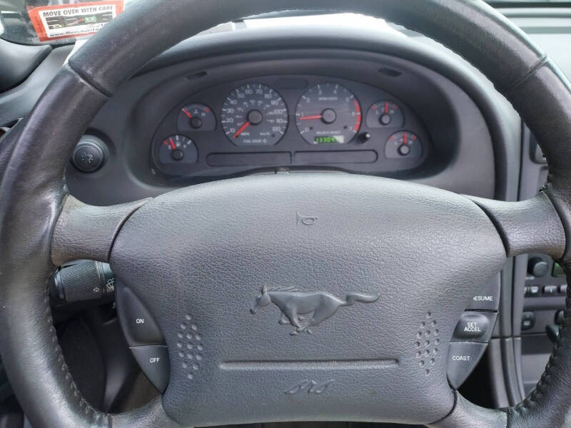 2004 Ford Mustang Deluxe