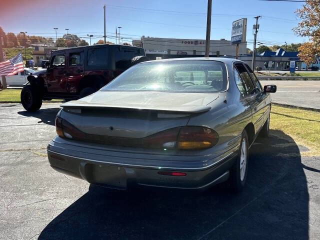 1996 Pontiac Bonneville for sale at Country Auto Sales Inc. in Bristol, VA