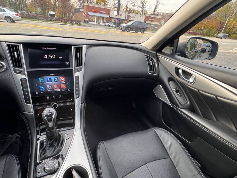 2021 Infiniti Q50 Luxe