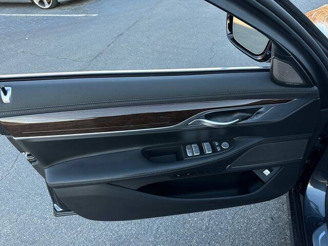 2020 BMW 7 Series 740i