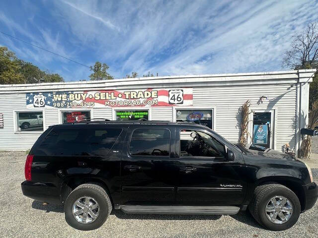 2011 GMC Yukon XL SLT photo 3