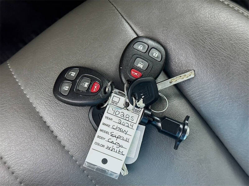 2024 Chevrolet Express 2500