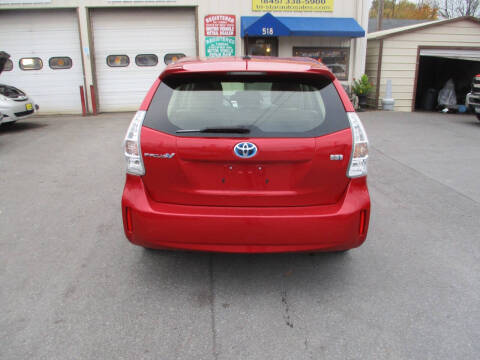 2013 Toyota Prius v Two